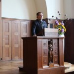 Schulleiter Knust-Bense begrüßte als Schulleiter der H 14 die erfolgreichen Absolventen der Abschlussprüfung 